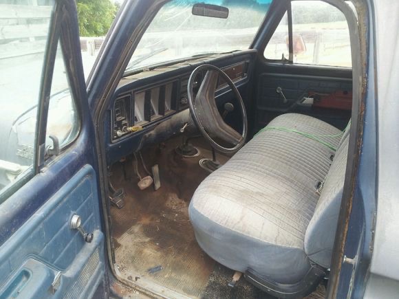 Ol' Blue interior before restoration